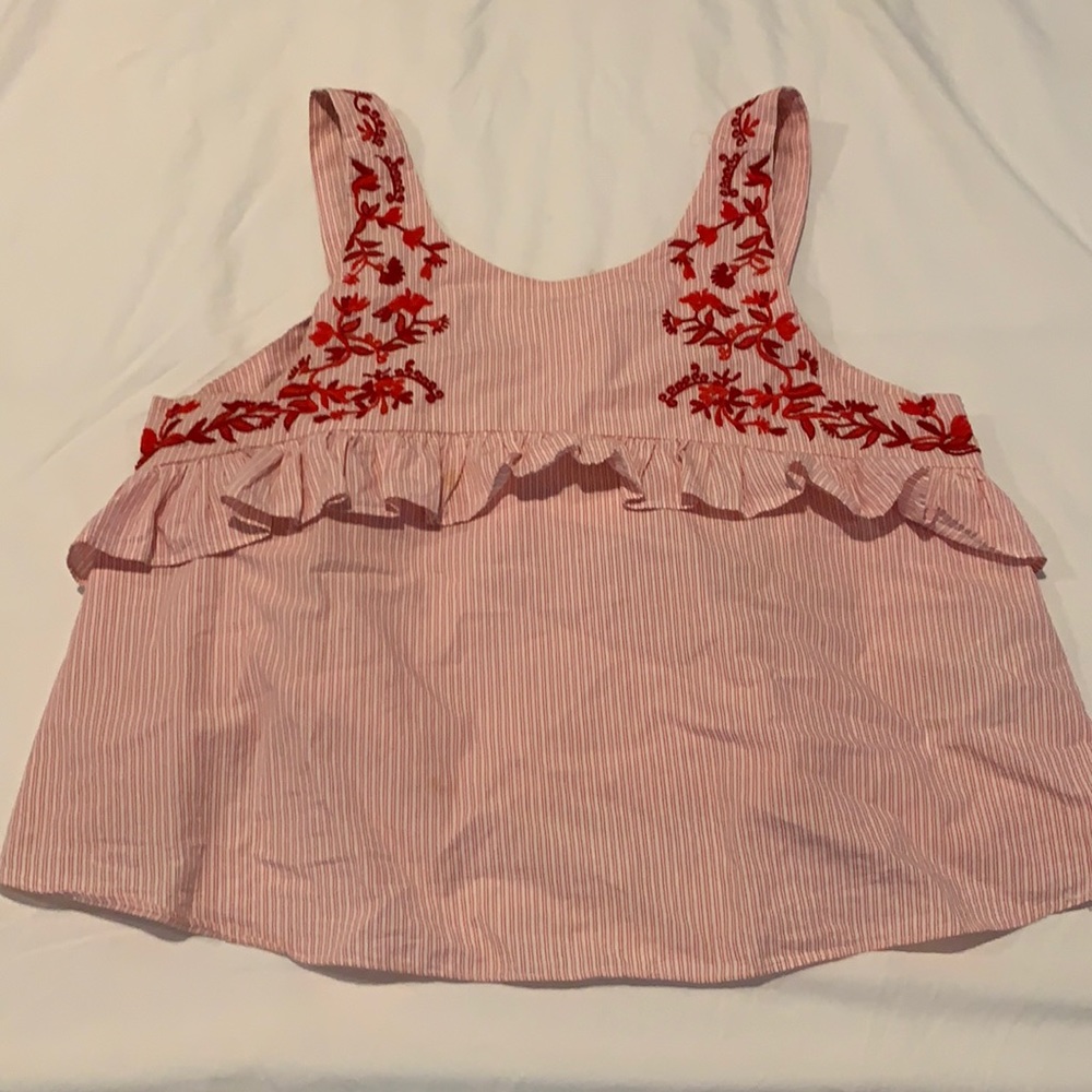 Red striped top with pattern